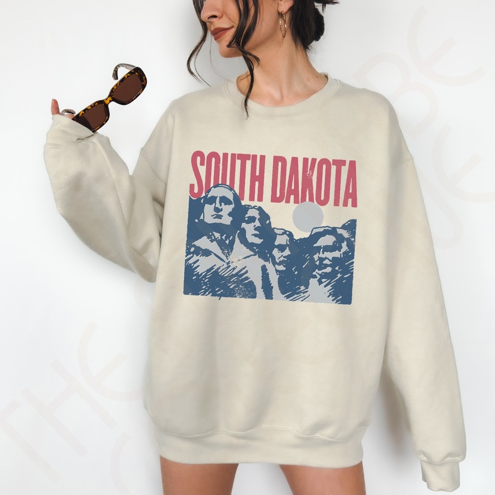 🚨 SALE 🚨 South Dakota Mount Rushmore National Park Graphic Crewneck Sweatshirt